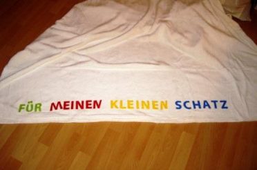 Decke selbst gestalten mit Schriftzug